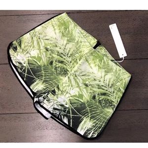 Line & Dot Lined Shorts XS Palm Tree NWT